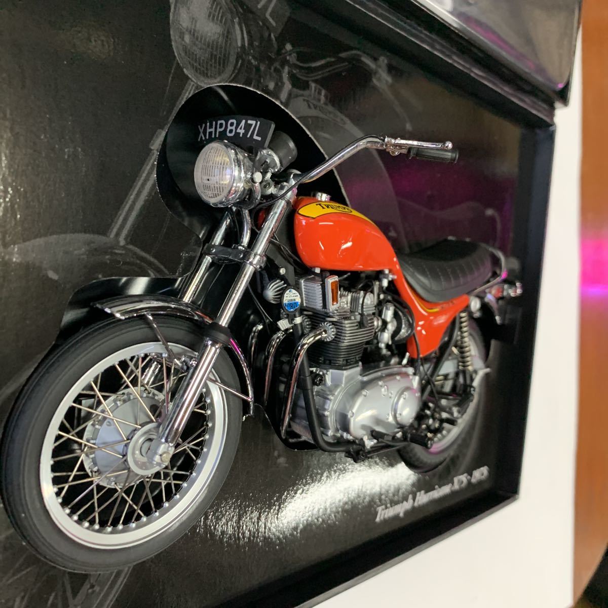 ミニチャンプス 1/12 トライアンフ ハリケーンX75 ミニチャンプス 1/12 トライアンフ ハリケーンX75