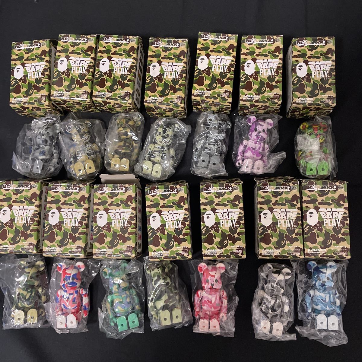 【未開封品】BAPE PLAY シリーズ1 シリーズ2 コンプリート　ベアブリック 100% BE@RBRICK シークレット a bathing ape_画像3