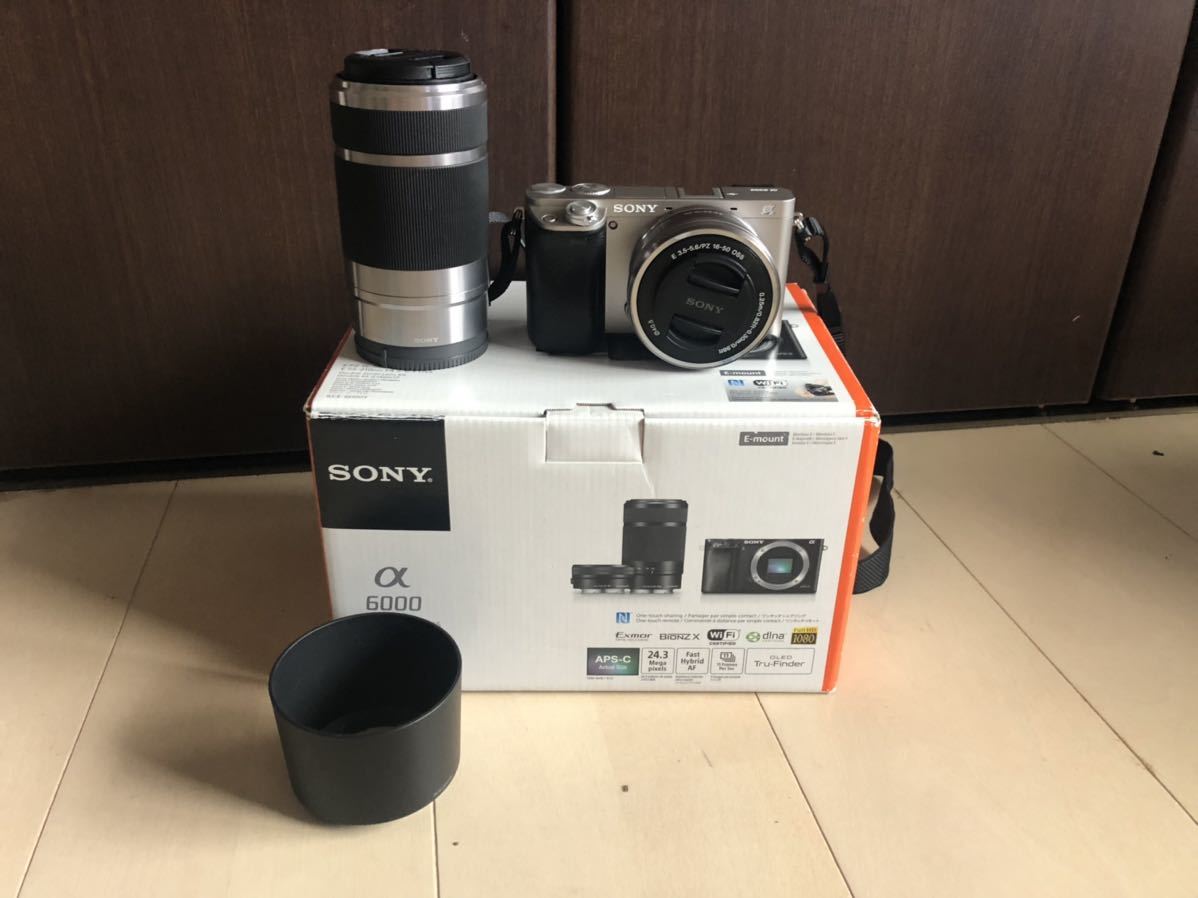 美品 SONY ミラーレス一眼カメラ レンズキット α6000 急速W充電 予備