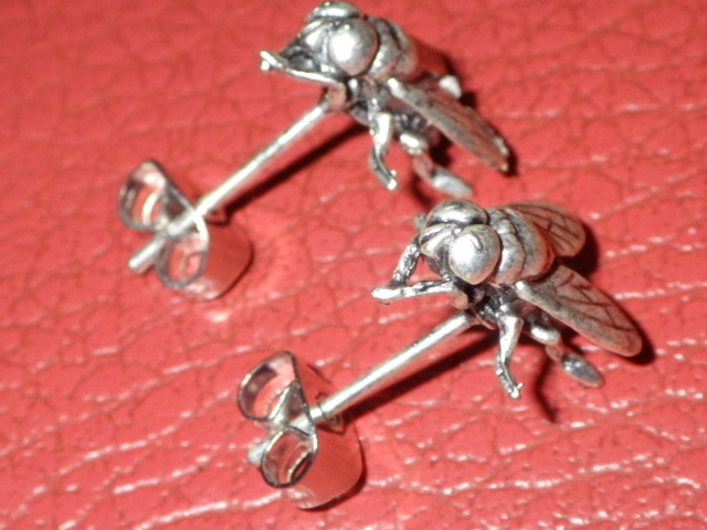  fly * earrings *.* stud earrings *2* catch earrings *. insect * bad hobby * Halloween 