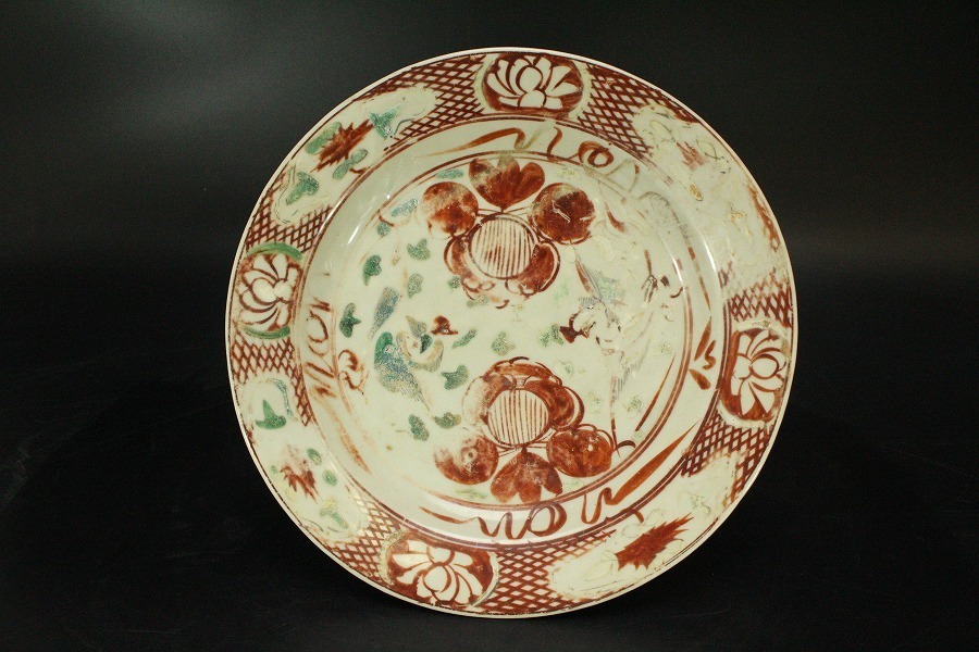 中国美術 色絵 唐子草花紋 瓶 一対 旧家蔵出(MG999) 銀閣】中国美術 呉須赤絵 魁 草花紋 碗 明 φ18.5cm 旧家蔵出(N990)
