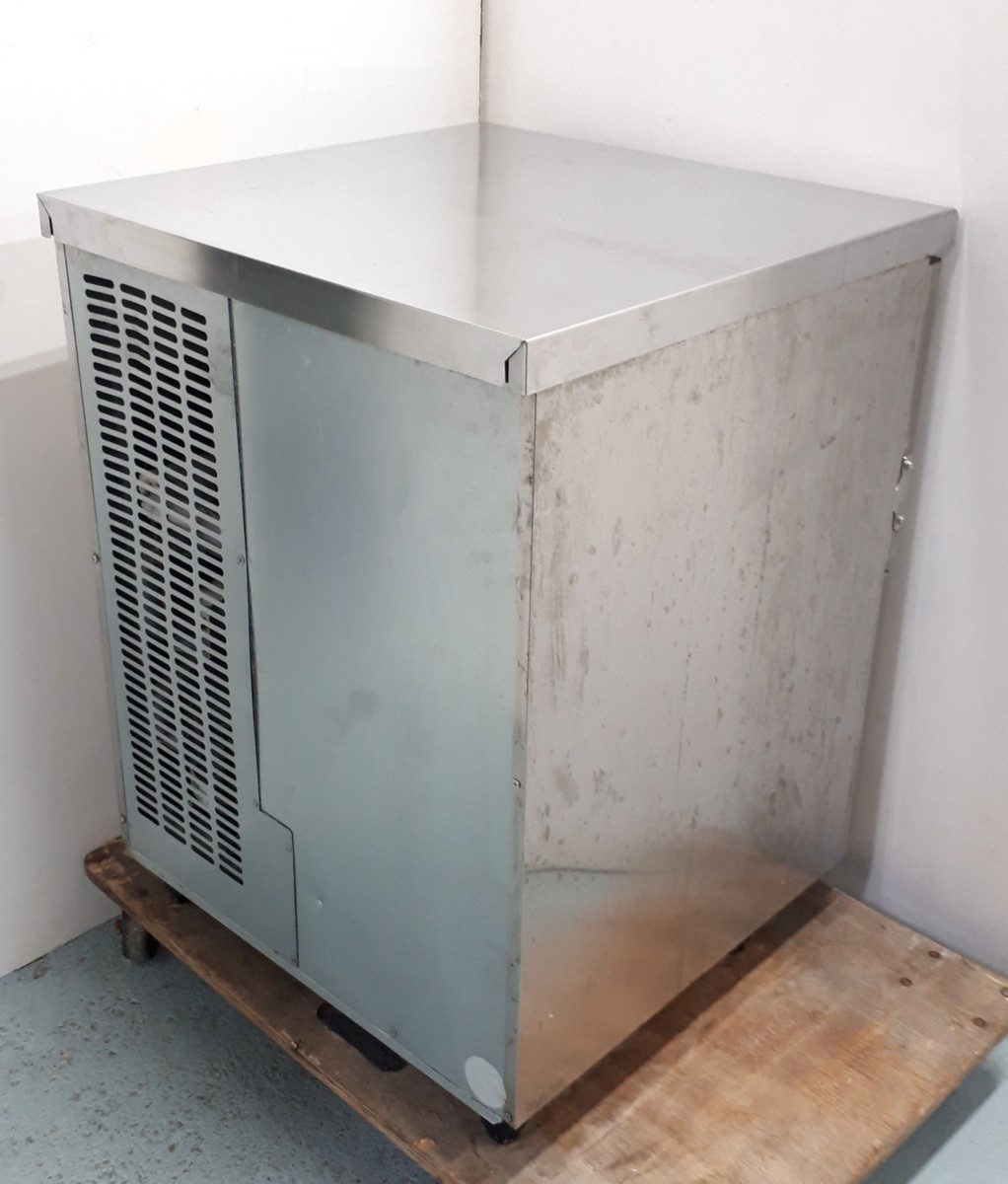 ☆ 88478 パナソニック 製氷機 チップアイス SIM-C120B 120kg ☆ 88478 パナソニック 製氷機 チップアイス SIM-C120B 120kg
