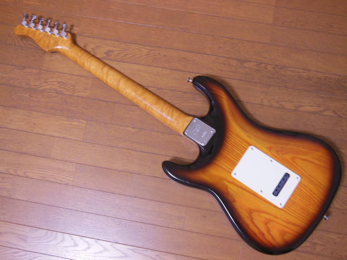 訳あり Valley Arts〝 Custom Line Limited 〟 ストラト 訳あり Valley Arts〝 Custom Line Limited 〟 ストラト