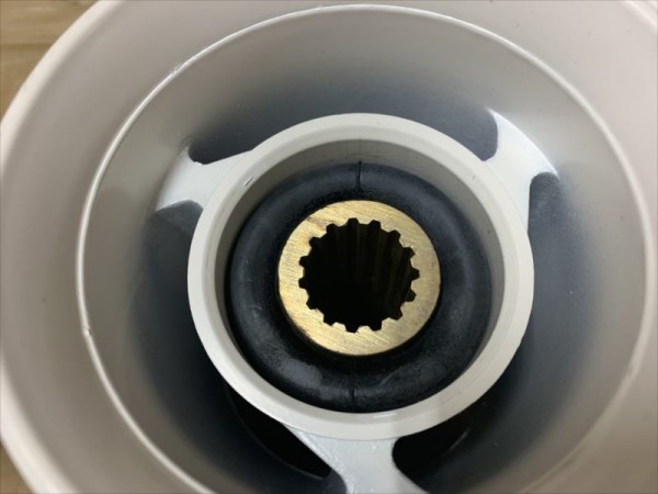 YAMAHA60~130hp用 <13-5/8×14ピッチ>15スプライン/アルミペラ YAMAHA60~130hp用 <13-5/8×14ピッチ>15スプライン/アルミペラ