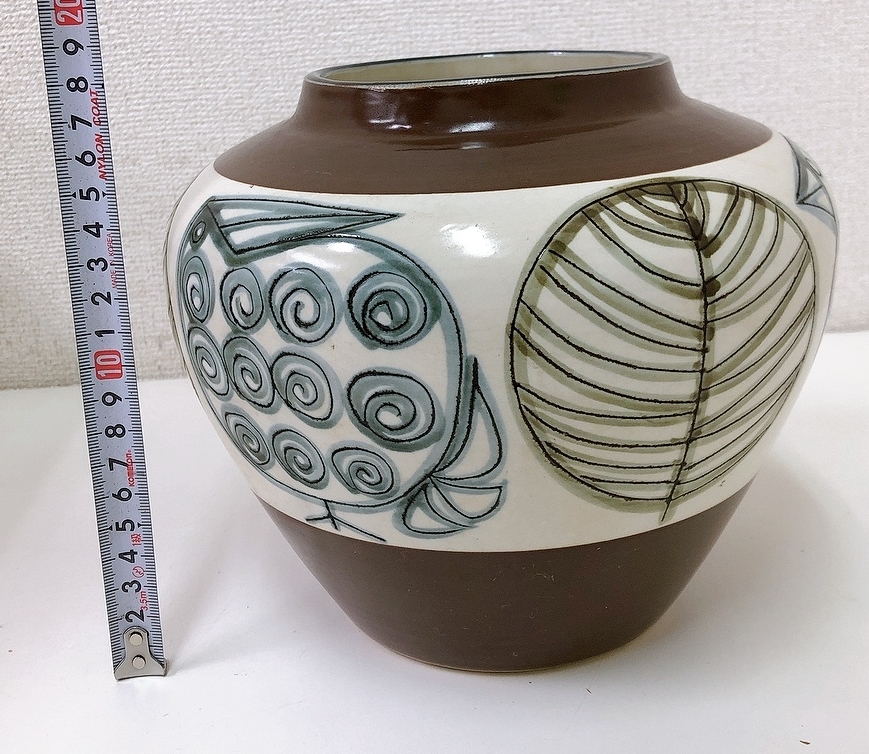 Yahoo!オークション - 【~陶泉作 花瓶~】花器/壷/陶器/鳥/葉 Yahoo!オークション - 【~陶泉作 花瓶~】花器/壷/陶器/鳥/葉