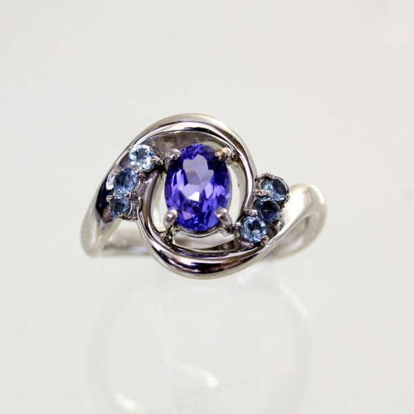 特価ブログのポータルサイト ◎中古美品◎プラチナ タンザナイト 0.89ct ブルートパーズ 0.20ct リング 13号 タンザナイト
