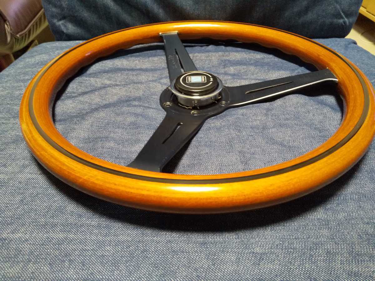 純正大阪 ツヤあり 割れなし 正規品 NARDI ナルディ クラシック Φ36.5 ウッドステアリング ブラックスポーク 当時もの 送料込み 即決 純正大阪 ツヤあり 割れなし 正規品 NARDI ナルディ クラシック Φ36.5 ウッドステアリング ブラックスポーク 当時もの 送料込み 即決