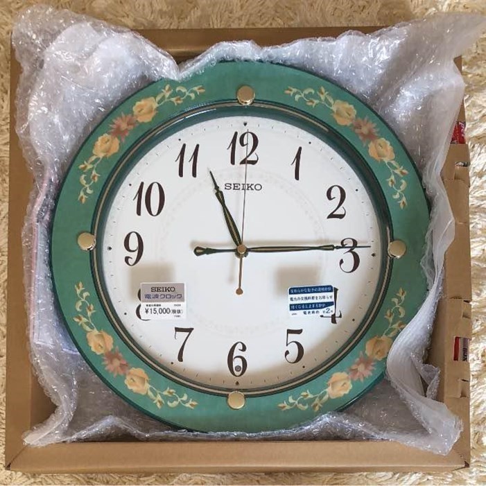 本物の アナログ 緑 電波 模様 クロック 木枠 新品 掛け時計 セイコー 花柄 SEIKO KX220M 未使用品 - アナログ