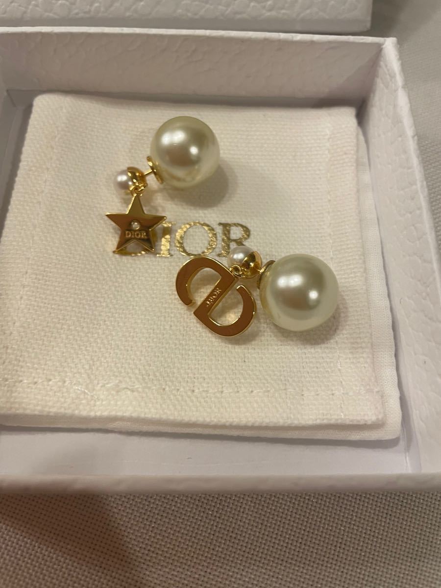 爆買い! ✴️Dior キラキラ ビジュー ロゴ ピアス ゴールド 刻印入り