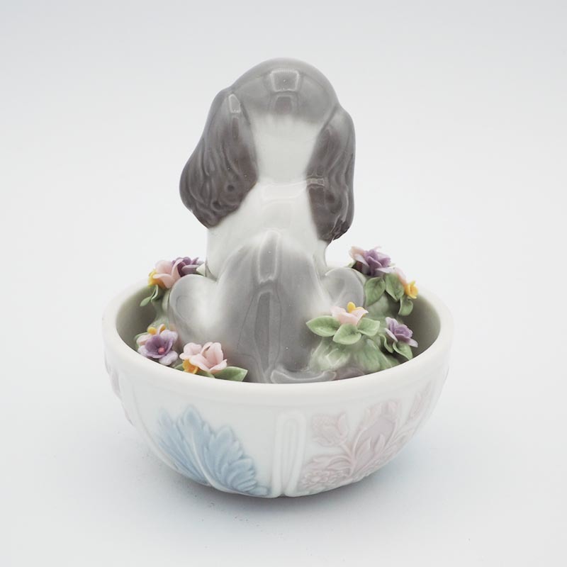 美品】リヤドロ lladro 6617 卵の中に犬 パピー 飾り物-