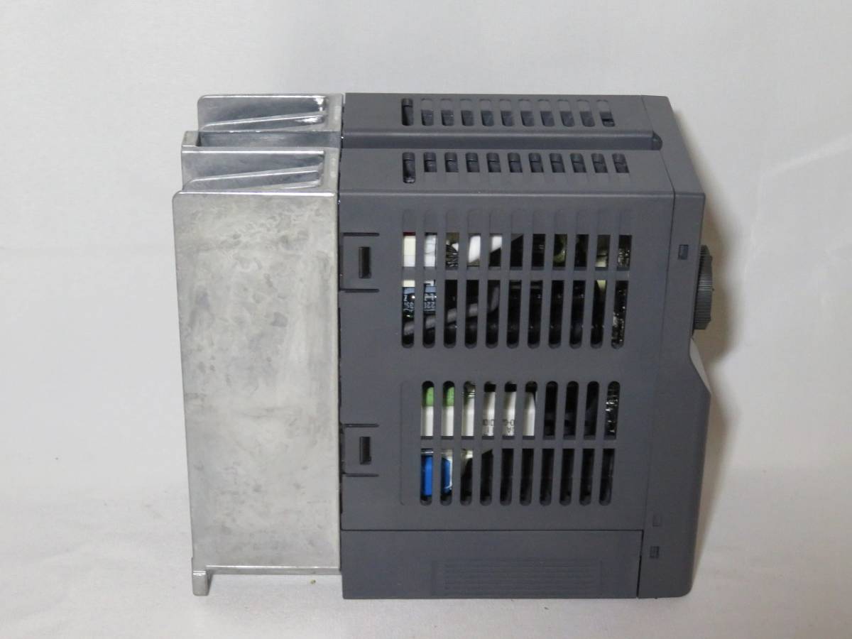 FR-D710W-0.4K 三菱電機製 インバーター 電源入力 単相100V 出力3相 FR-D710W-0.4K 三菱電機製 インバーター 電源入力 単相100V 出力3相