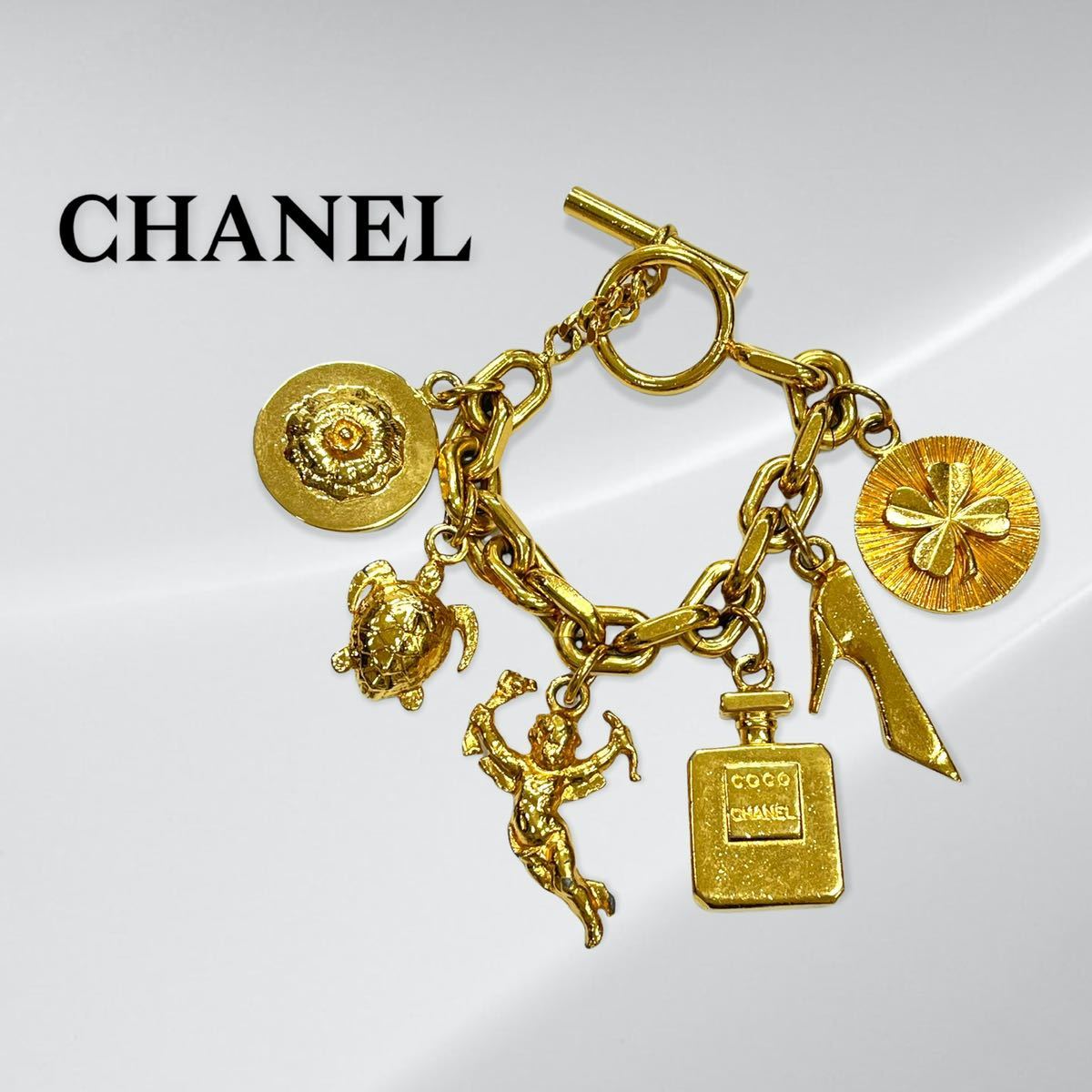 素敵でユニークな アイコンモチーフ シャネル CHANEL 高級 クローバー