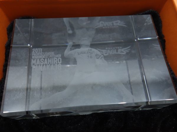 新発売】 田中将大投手 最多勝限定3Dクリスタル 記念グッズ - www
