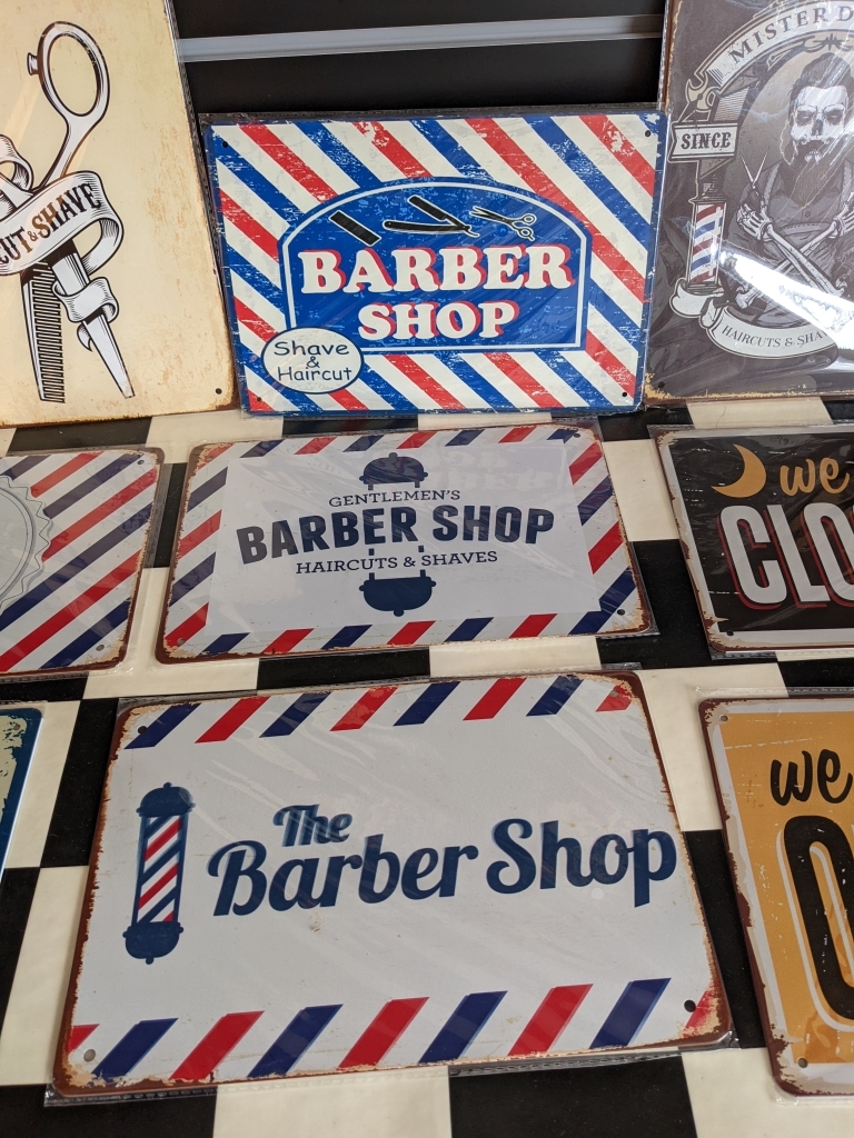 訳あり BARBER バーバーショップ 壁掛け看板 ブリキ看板 セット 訳あり BARBER バーバーショップ 壁掛け看板 ブリキ看板 セット