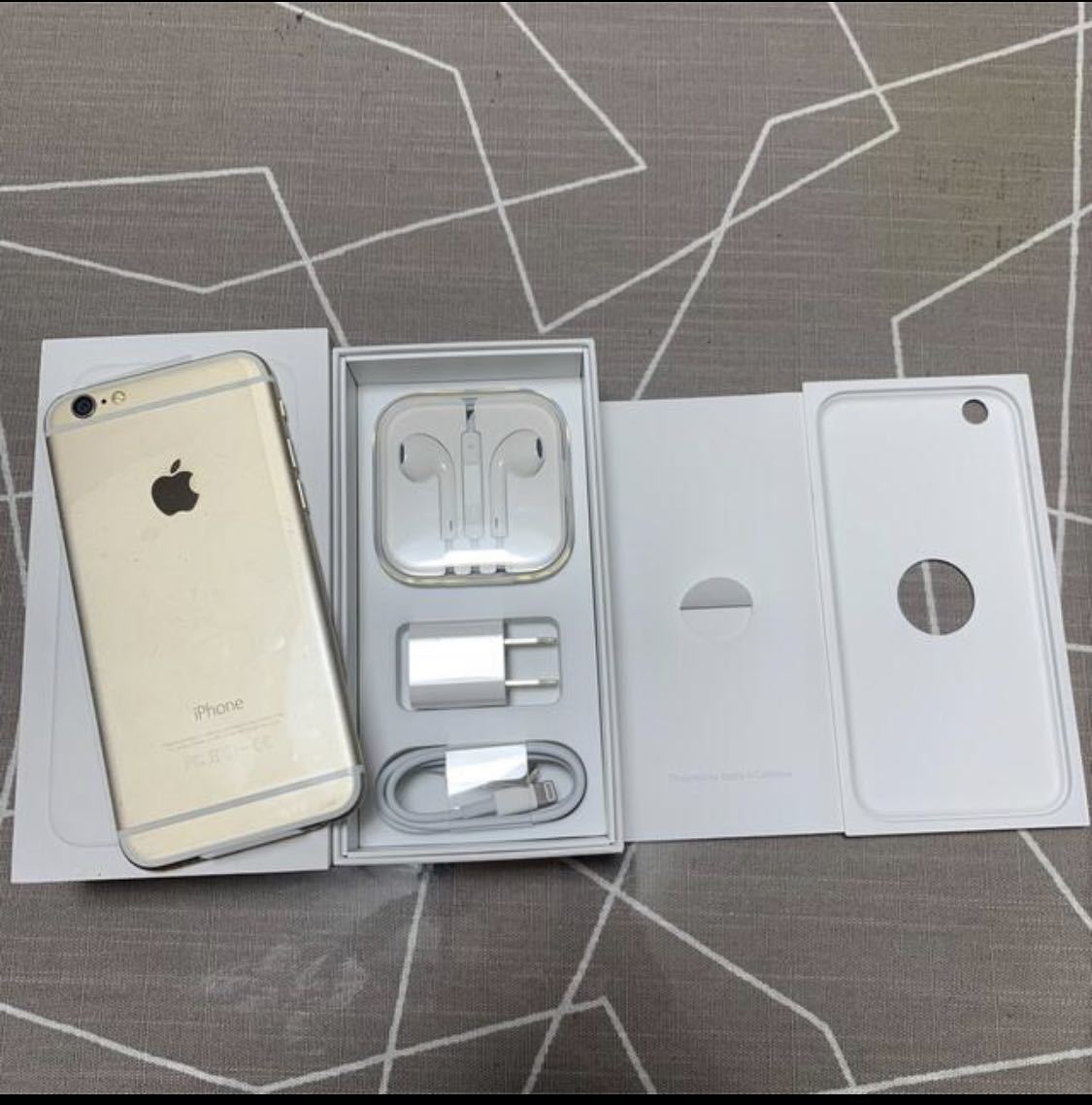 送料無料　Apple iphone6 gold 16GB ゴールド SIMフリー 付属品_画像2