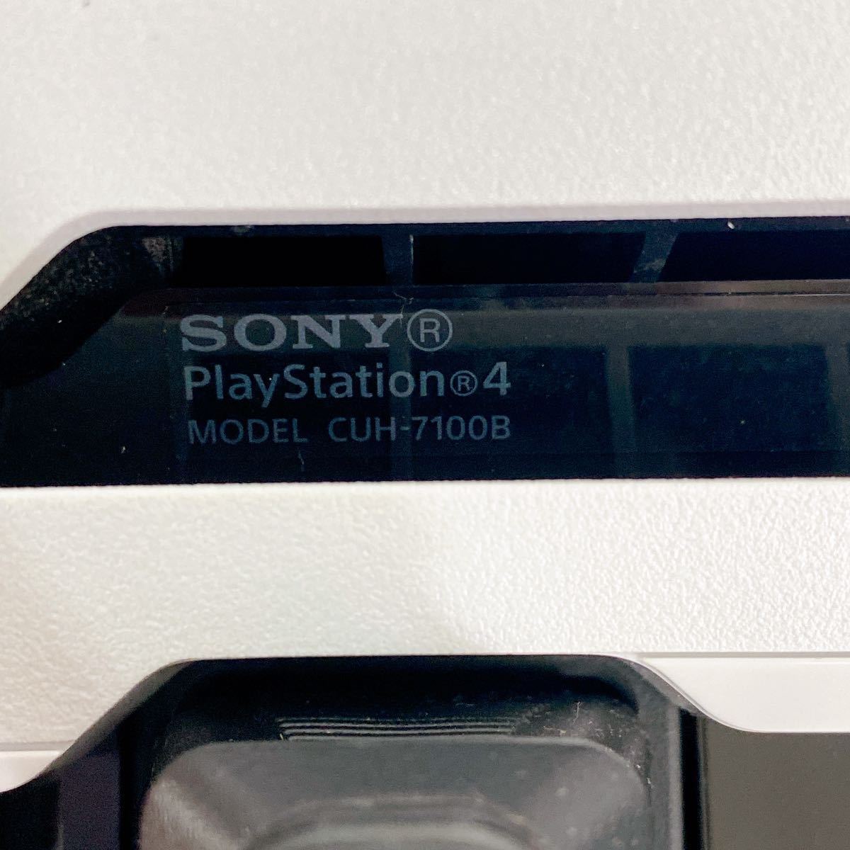 AO52 PS4 Pro 本体 SONY ソニー ゲーム機 ワイヤレスコントローラー 箱