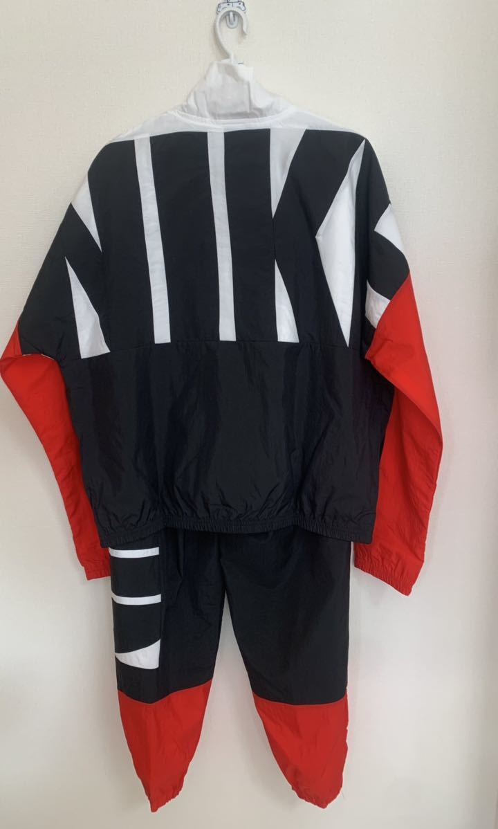 新品 NIKE ナイキ ウインドブレーカー ジャケット パンツ 上下 新品 NIKE ナイキ ウインドブレーカー ジャケット パンツ 上下
