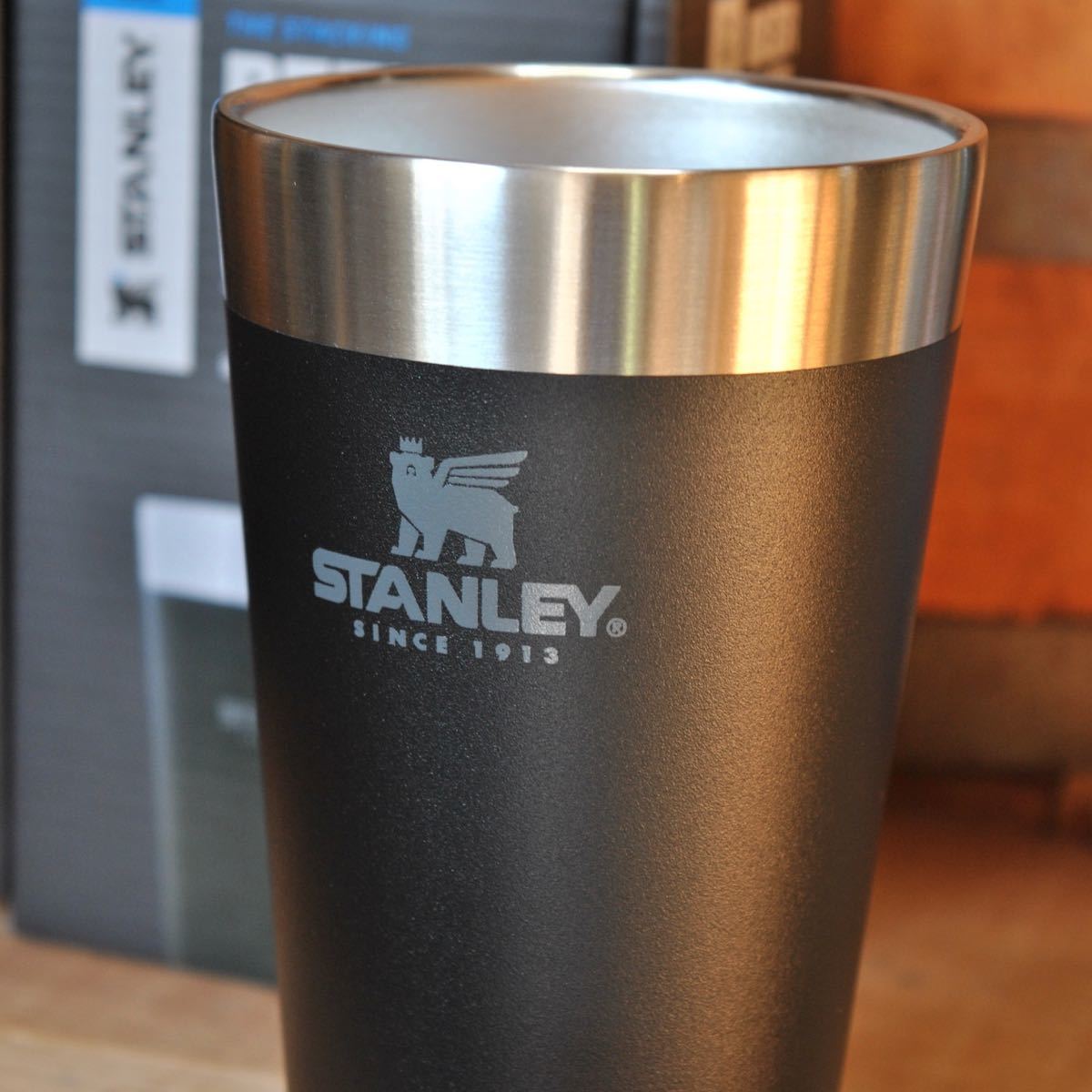 スタンレーSTANLEYスタッキング真空パイント2個セット☆ブラック＆ホワイト 正規品　アウトドア キャンプ 保冷保温 真空断熱タンブラー