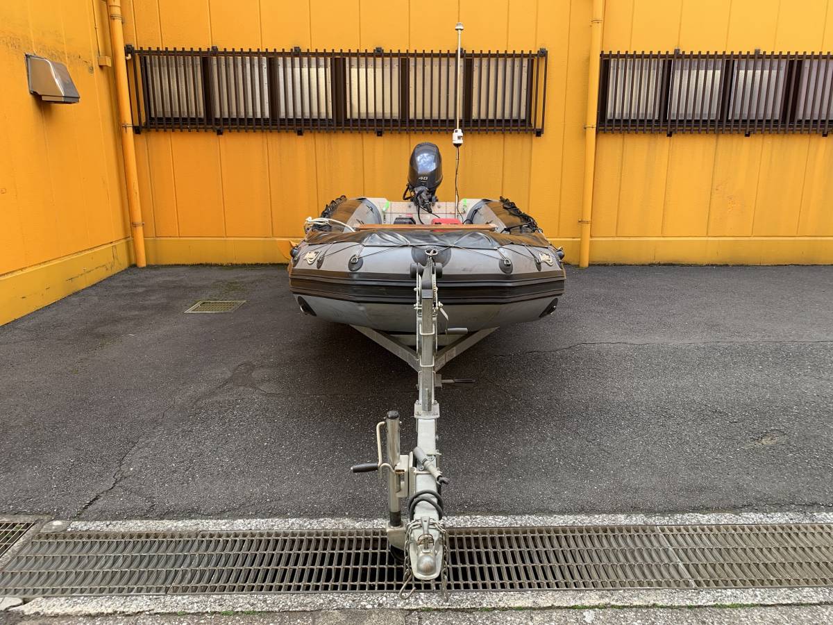 「アキレスマリンのインフレーターボート（ゴムボート）ヤマハ船外機４０Ps　4サイクル」の画像2