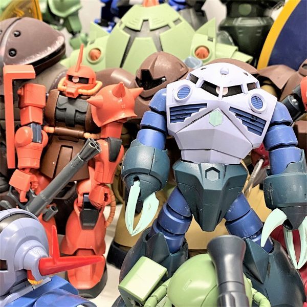 完成品/30個】機動戦士ガンダム「ジオン軍」モビルスーツ 赤い 完成品/30個】機動戦士ガンダム「ジオン軍」モビルスーツ 赤い
