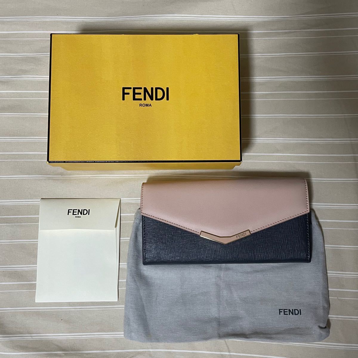 今年人気のブランド品や 長財布 春財布 【新品未使用品】本革