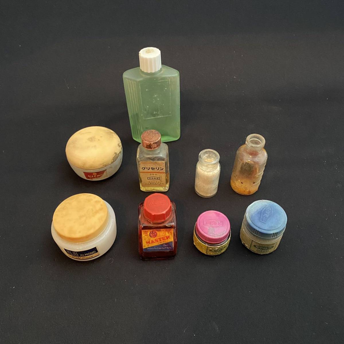 Yahoo!オークション - 〓昭和レトロ 小瓶9個セット 薬瓶 化粧品 Yahoo!オークション - 〓昭和レトロ 小瓶9個セット 薬瓶 化粧品