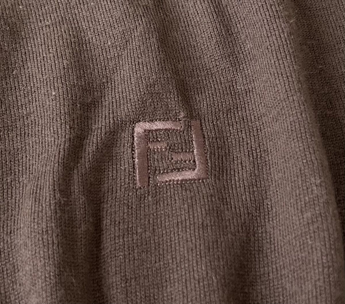 希少 名作 美品 FENDI 90s vintage FF ロゴ 刺繍 モックネック ウール ニット セーター 48 ブラウン フェンディ ヴィンテージ イタリア製_画像8