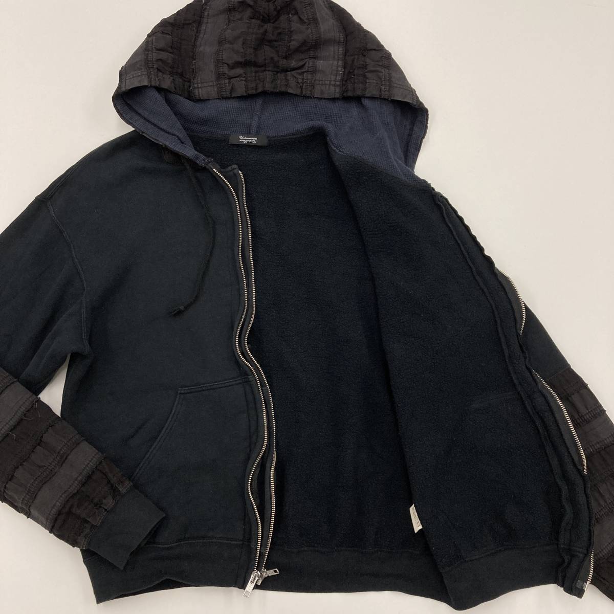 レア 青山限定 UNDERCOVER ハギ パーカー ブラック 黒 2サイズ レア 青山限定 UNDERCOVER ハギ パーカー ブラック 黒 2サイズ