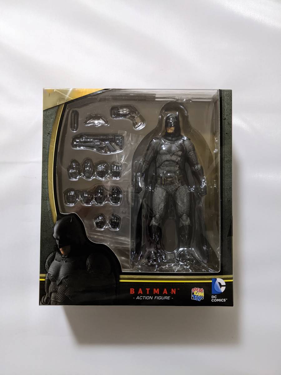 新品未開封】 MAFEX マフェックス No.017 BATMAN ※映画『バットマン vs