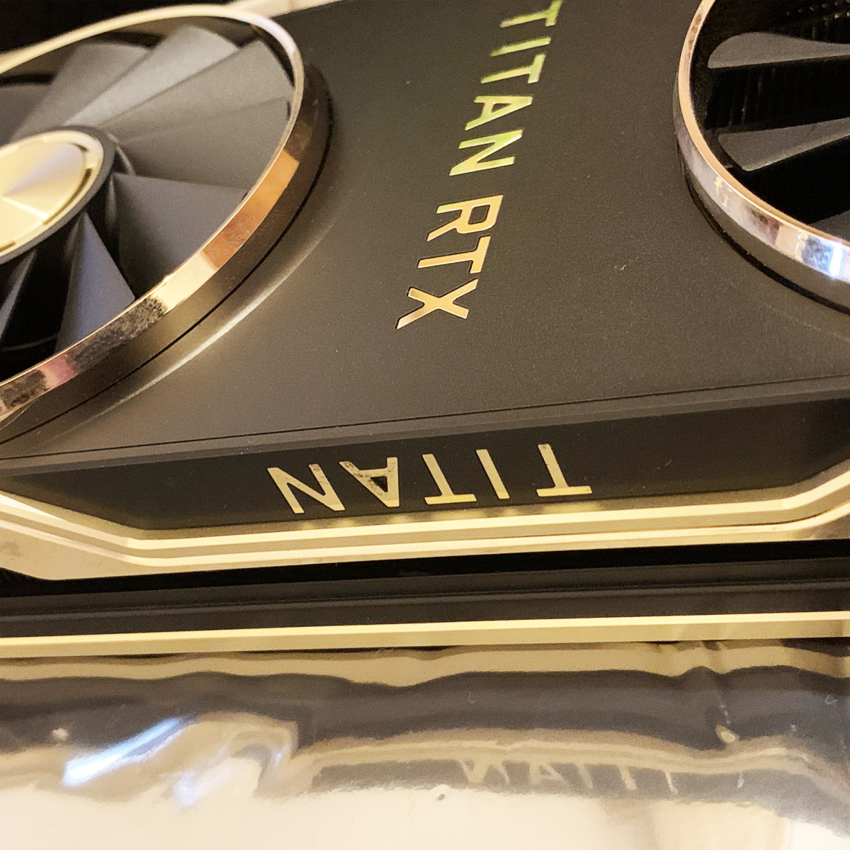 [ б/у ] графическая плата NVIDIA TITAN RTX PCIExp 24GB GDDR6 бесплатная доставка по всей стране 