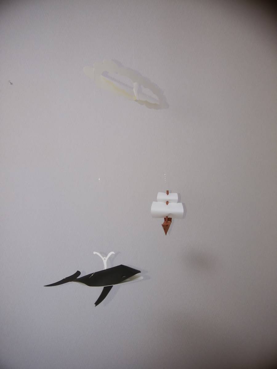 ヤフオク 切り絵 モビール 立体帆船と立体クジラ 紙製天秤