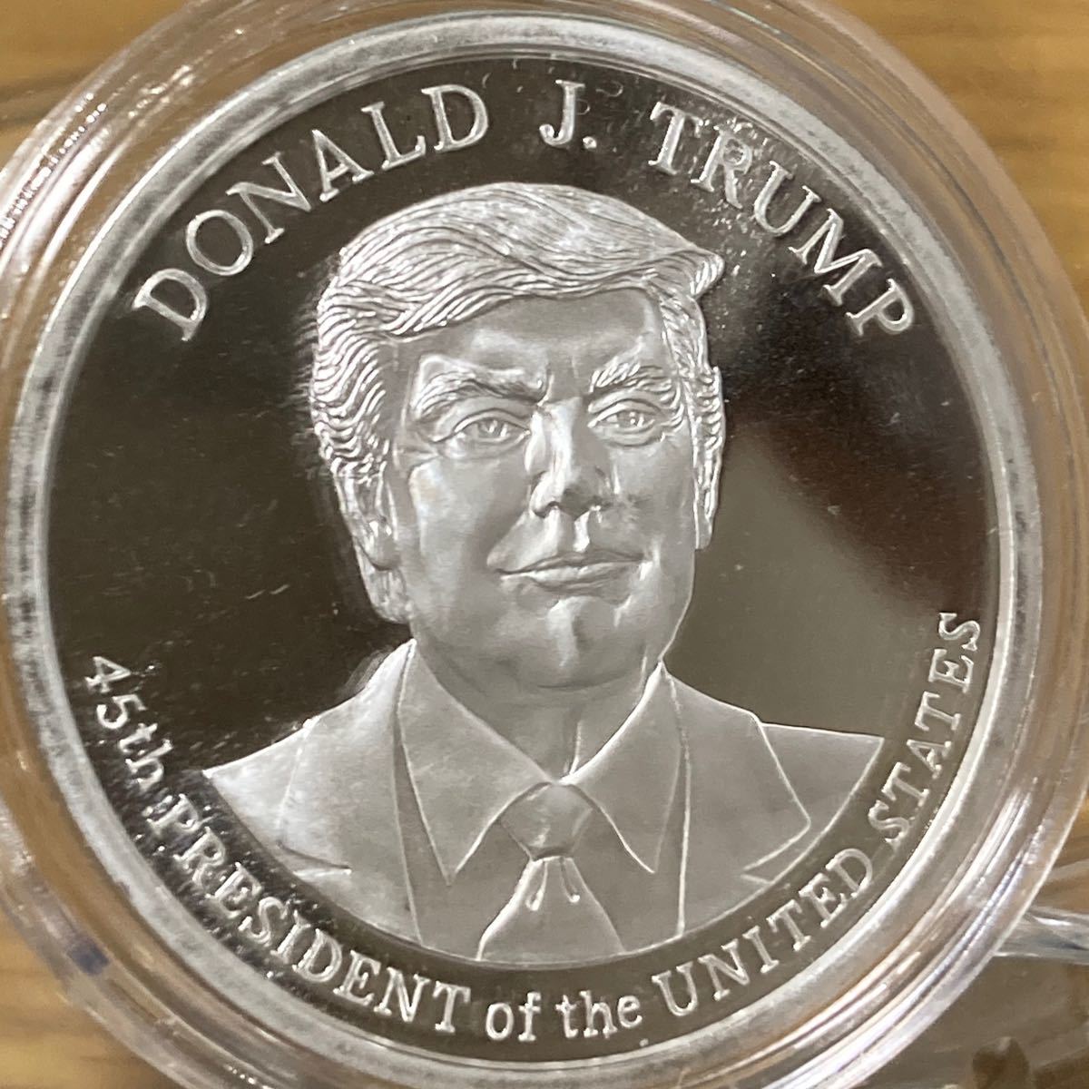 新品未使用)トランプ大統領シルバーラウンド1オンス1枚 純銀|PayPayフリマ