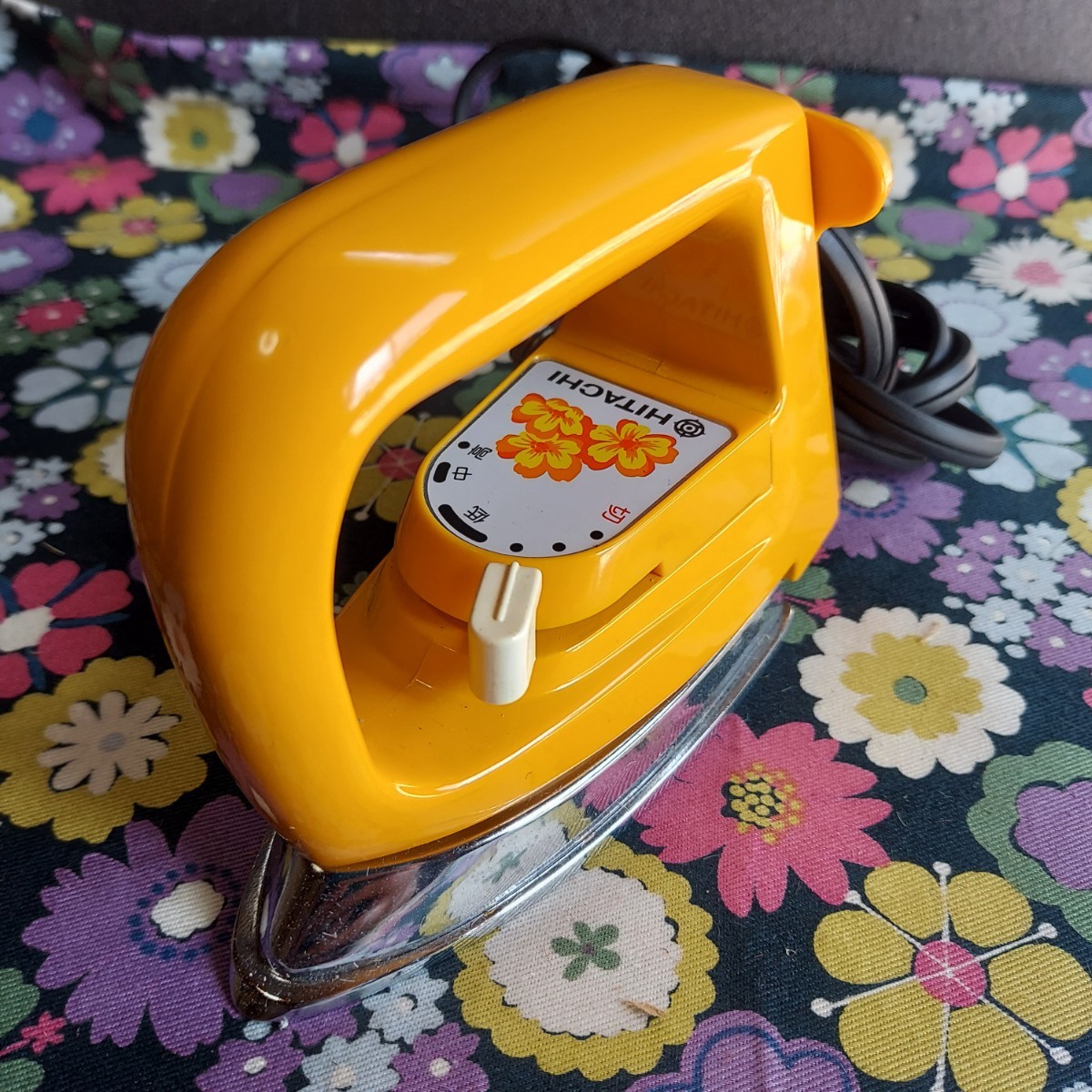 昭和レトロ レトロポップ HITACHI ミニアイロン|Yahoo!フリマ 昭和レトロ レトロポップ HITACHI ミニアイロン|Yahoo!フリマ