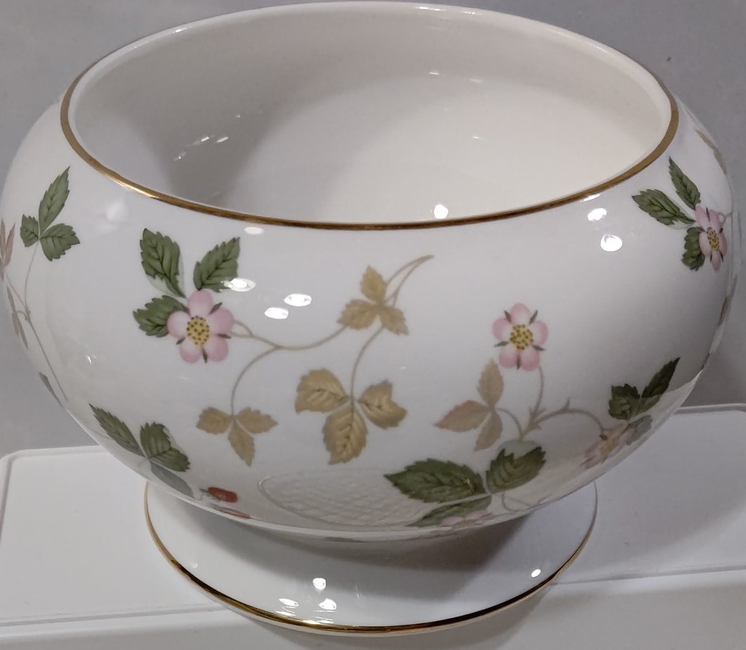 ヴィンテージ 廃番 黒壺 WEDGWOOD ウェッジウッド ワイルド ヴィンテージ 廃番 黒壺 WEDGWOOD ウェッジウッド ワイルド