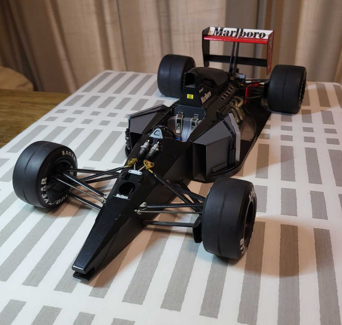 タミヤ アイルトン・セナ プラモデル完成品 1/12 マクラーレン タミヤ アイルトン・セナ プラモデル完成品 1/12 マクラーレン
