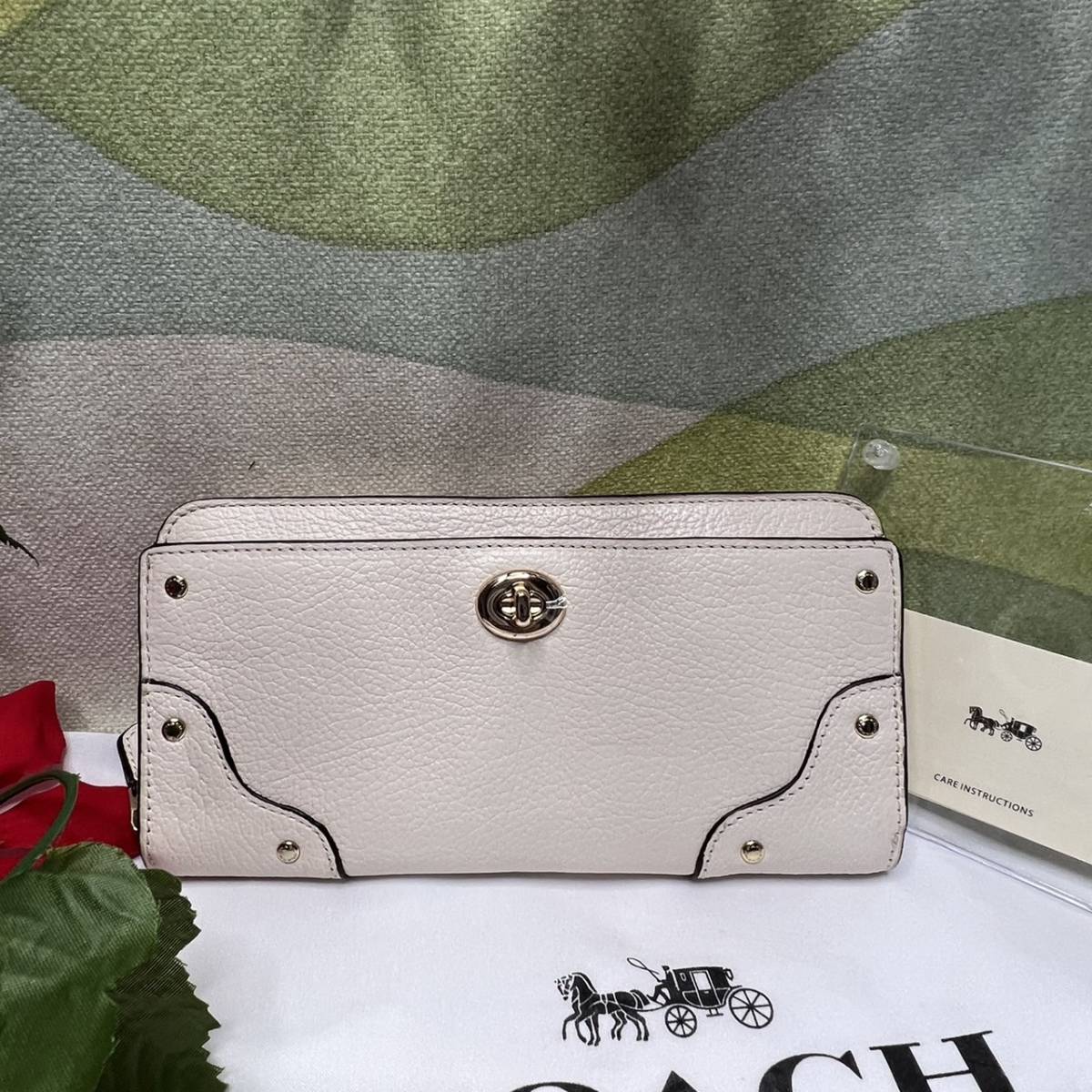 人気特価激安 新品未使用 グレインレザー長財布 COACH コーチ チョーク