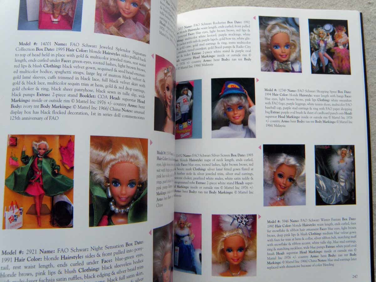 洋書 The Ultimate Barbie Doll Book Identification and Price Guide バービー人形  ファッション ヴィンテージ