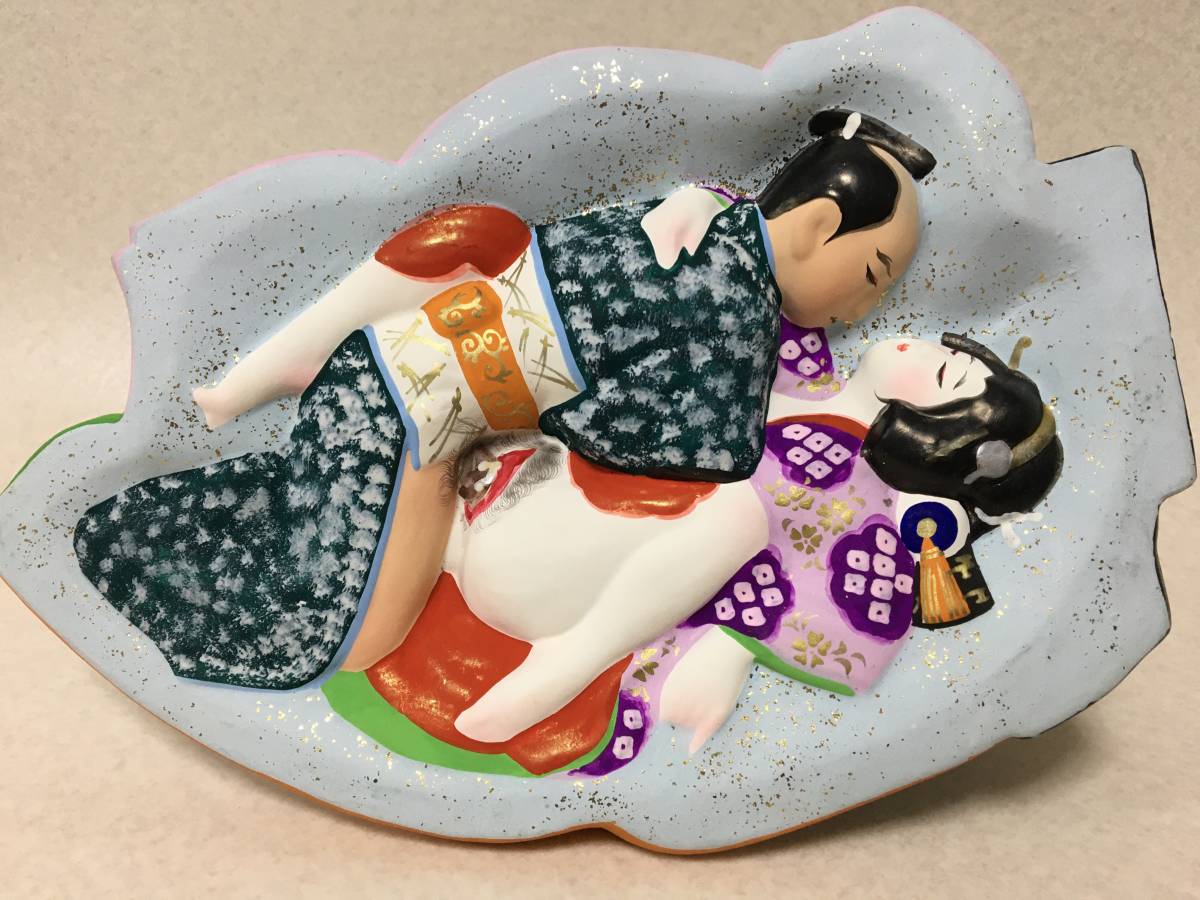 458】裏隠し春画人形 春画 艶画 枕絵 置物 着物 浮世絵 縁起物 458】裏隠し春画人形 春画 艶画 枕絵 置物 着物 浮世絵 縁起物