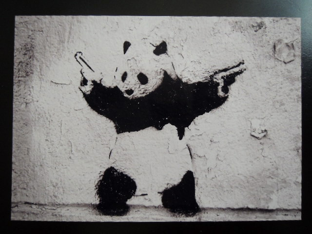 A4 額付き バンクシー パンダ ガン 壁画 GUN 人気の ステンシル PANDA BANKSY 世界の