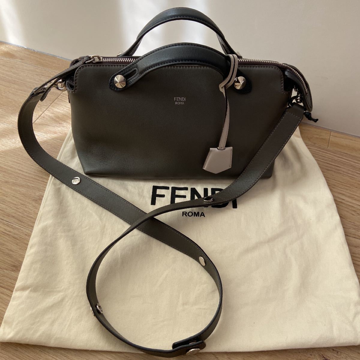 FENDI フェンディ バイザウェイ ミディアム ハンドバッグ ショルダー