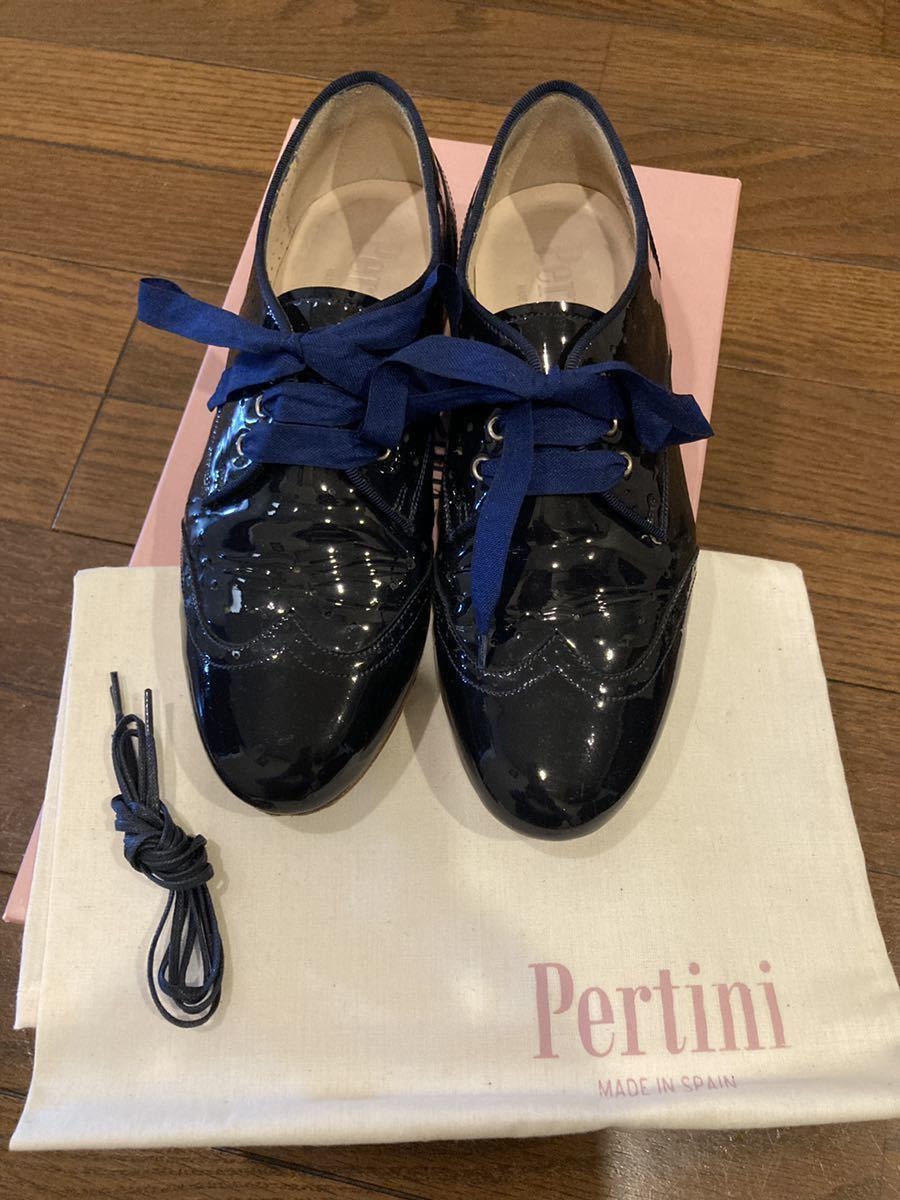美品 Pertini ペルティニ エナメル パテント ウィングチップ レースアップシューズ 紐靴 ネイビー 35 22.5cm スペイン製