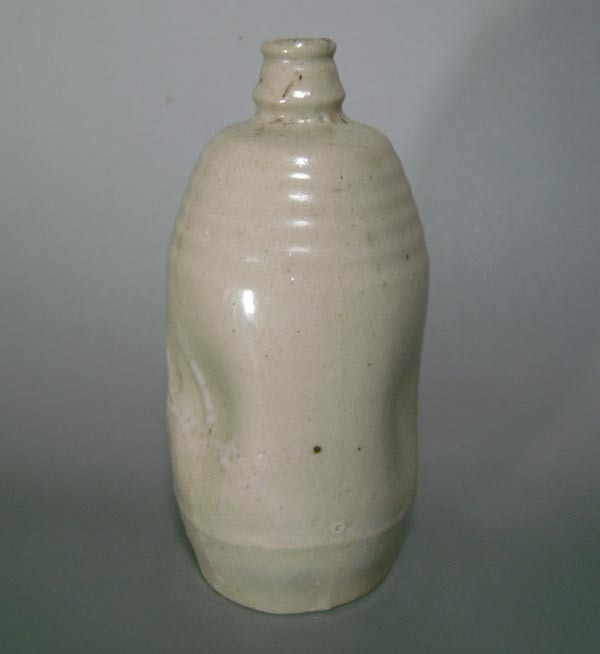 骨董市y　瀬戸焼　古瀬戸　灰釉　瓶子　徳利　酒器　壷　花瓶　花器　　白瓷　梅瓶　auction-1