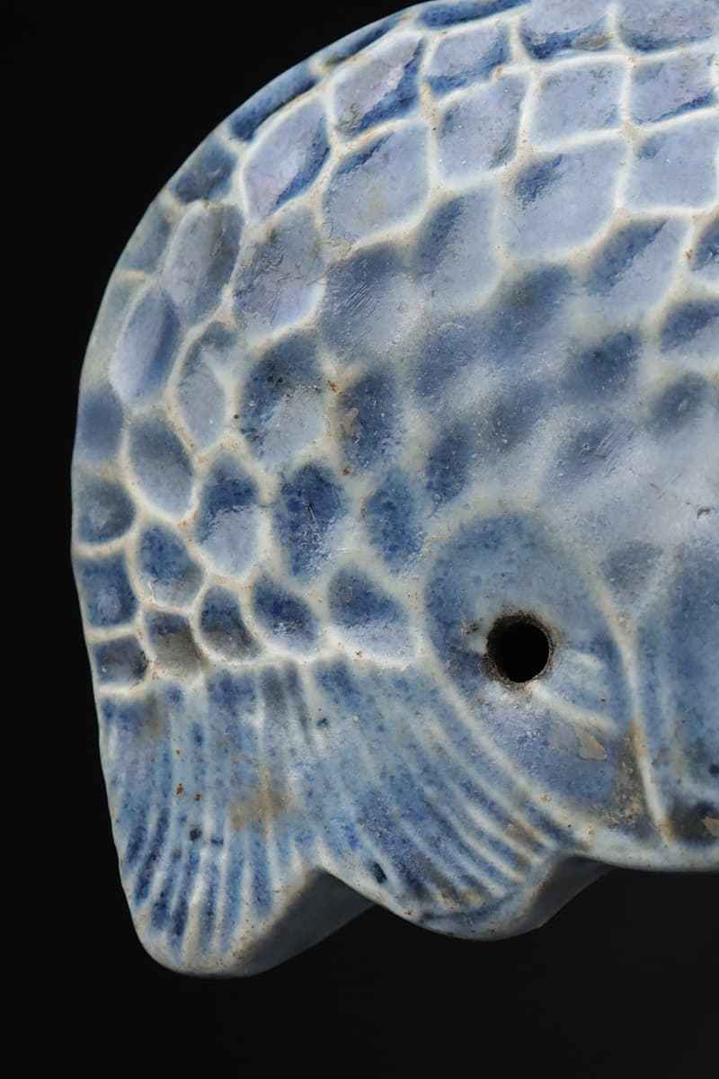 直売公式 CW846 朝鮮古美術 李朝 瑠璃釉 魚形水滴 幅9.1cm 木箱附・瑠璃釉魚水滴・藍釉魚硯水滴・藍釉魚硯滴 朝鮮古陶磁 直売公式 CW846 朝鮮古美術 李朝 瑠璃釉 魚形水滴 幅9.1cm 木箱附・瑠璃釉魚水滴・藍釉魚硯水滴・藍釉魚硯滴 朝鮮古陶磁