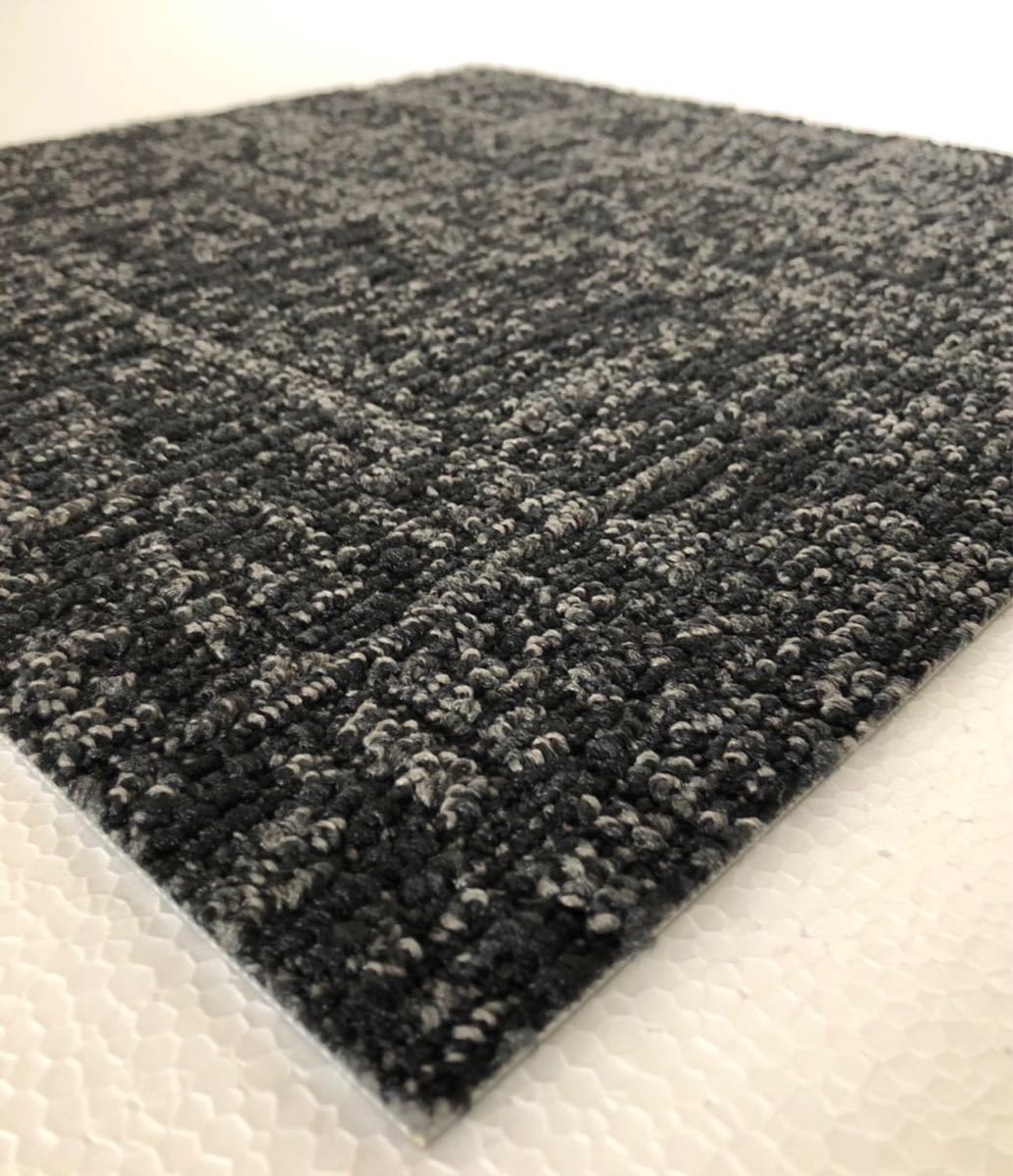 新品.未使用の高級なタイルカーペット (日本製) 50×50 ８５枚 おしゃれな黒チェック柄 D2-21