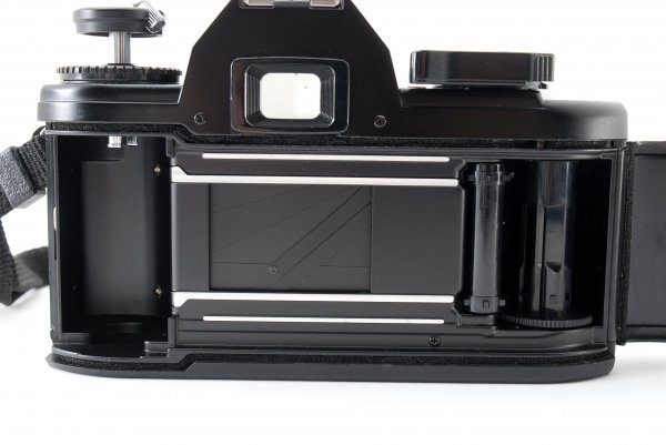 価格 美品 NIKON ニコン EM フィルムカメラ モルト新品交換済 Y722