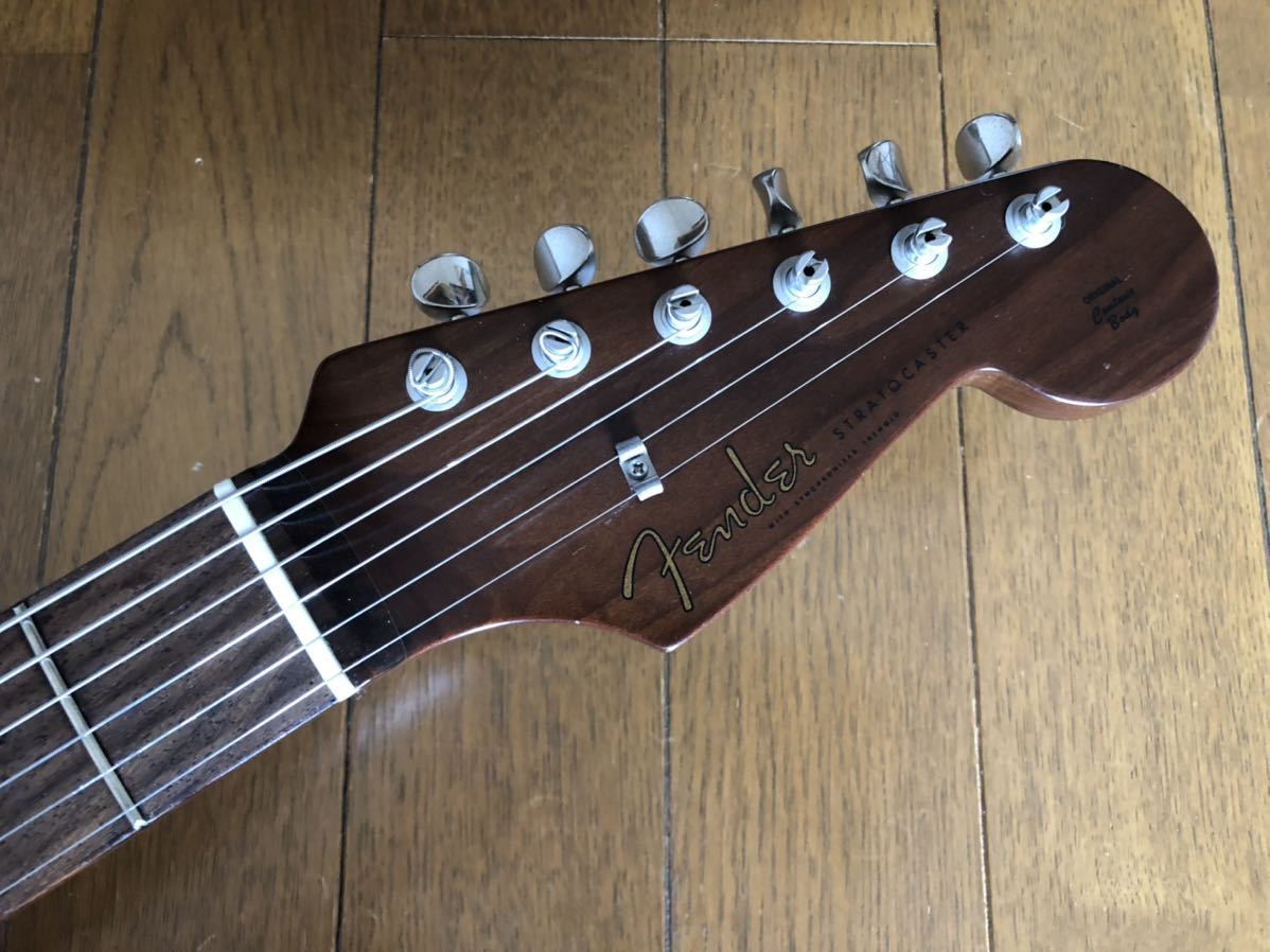 Deskripsi barang [GT]Fender Japan 最高級モデル ST62/VSP/IKB40TH