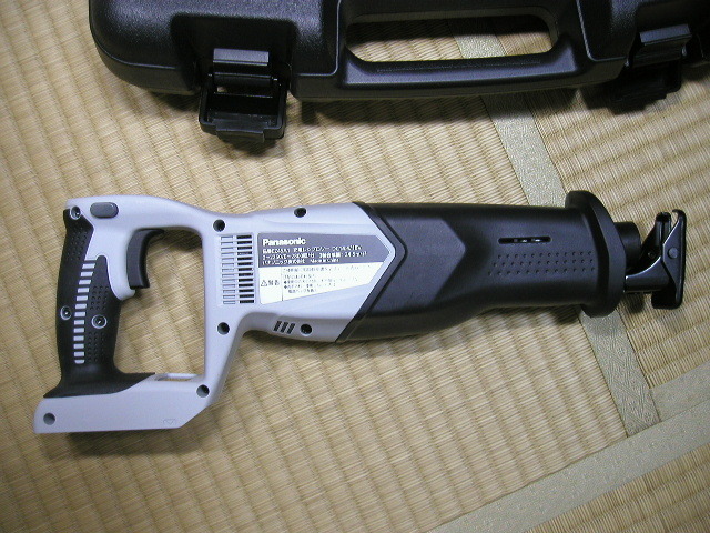 数々の賞を受賞 EZ45A1 パナソニック 14.4/18V ケース付 レシプロソー 値下げする パナソニック レシプロソー EZ45A1 工具/メンテナンス
