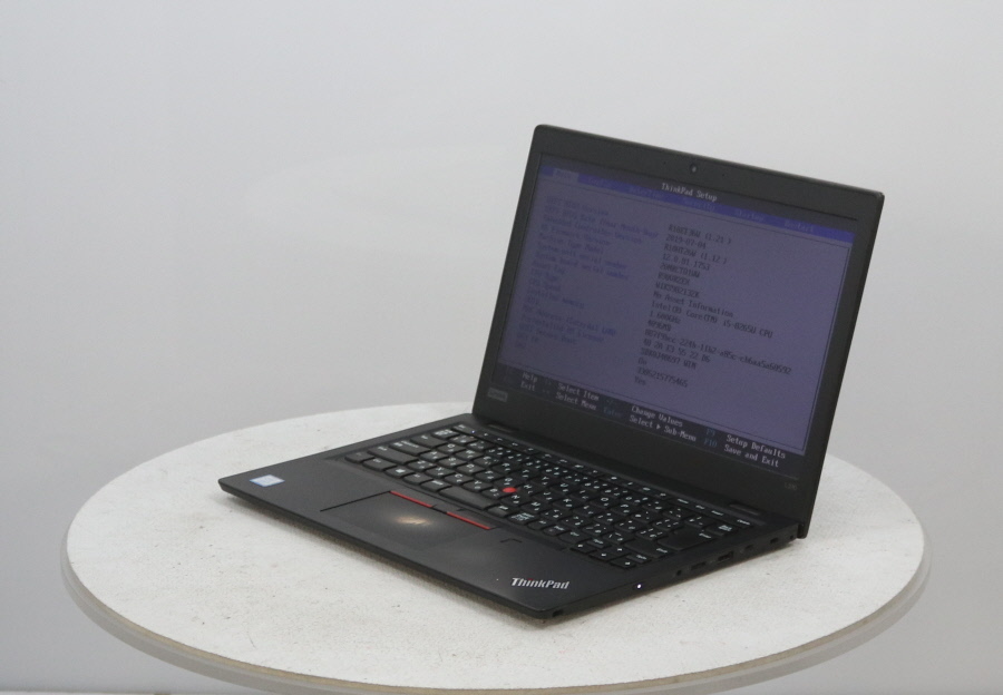 lenovo 20NR-CTO1WW ThinkPad L390 Core i5-8265U 1.60GHz 4GB 256GB SSD■現状品