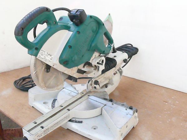 取次店 2112★動作確認済み 電動工具 HITACHI C8FSB 卓上スライド 丸ノコ 216mm 丸ノコ 切断機 大工道具 造作 DIY 木材加工 取次店 2112★動作確認済み 電動工具 HITACHI C8FSB 卓上スライド 丸ノコ 216mm 丸ノコ 切断機 大工道具 造作 DIY 木材加工