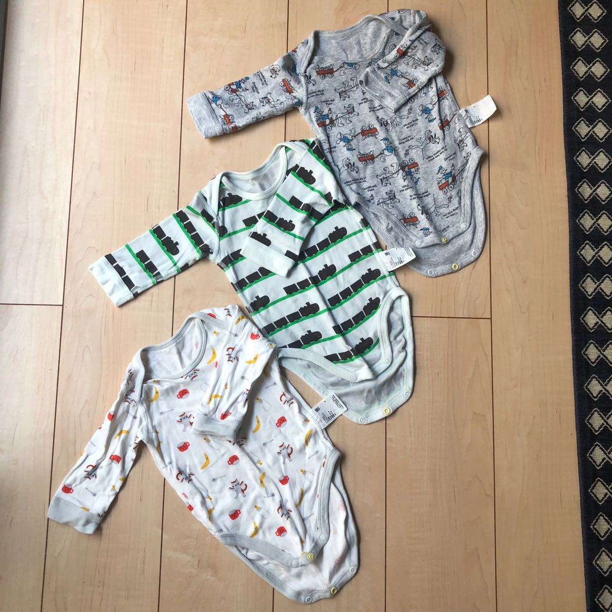 Paypayフリマ ユニクロ ベビー服 ベビー肌着 長袖 ロンパース ボディスーツ 絵本コラボ ディズニー 3枚セット Paypayフリマ ユニクロ ベビー服 ベビー肌着 長袖 ロンパース ボディスーツ 絵本コラボ ディズニー 3枚セット